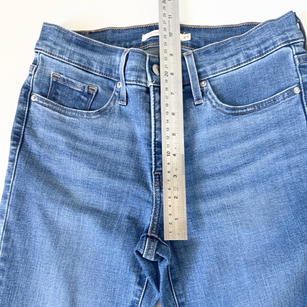 Levi's 314 Shaping Straight Jeans - Picture 3 of 5